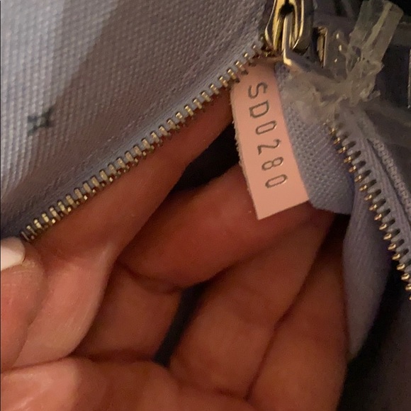 ❗️SOLD❗️💯%Authentic LV Escale pastel on the go - Picture 10 of 16